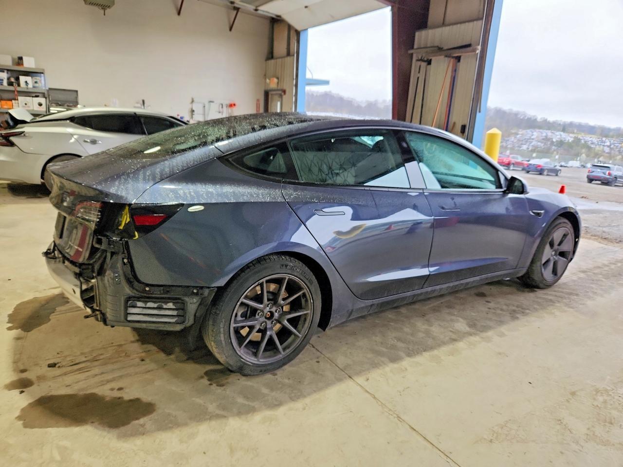 2021 Tesla Model 3 - zdjęcie 3