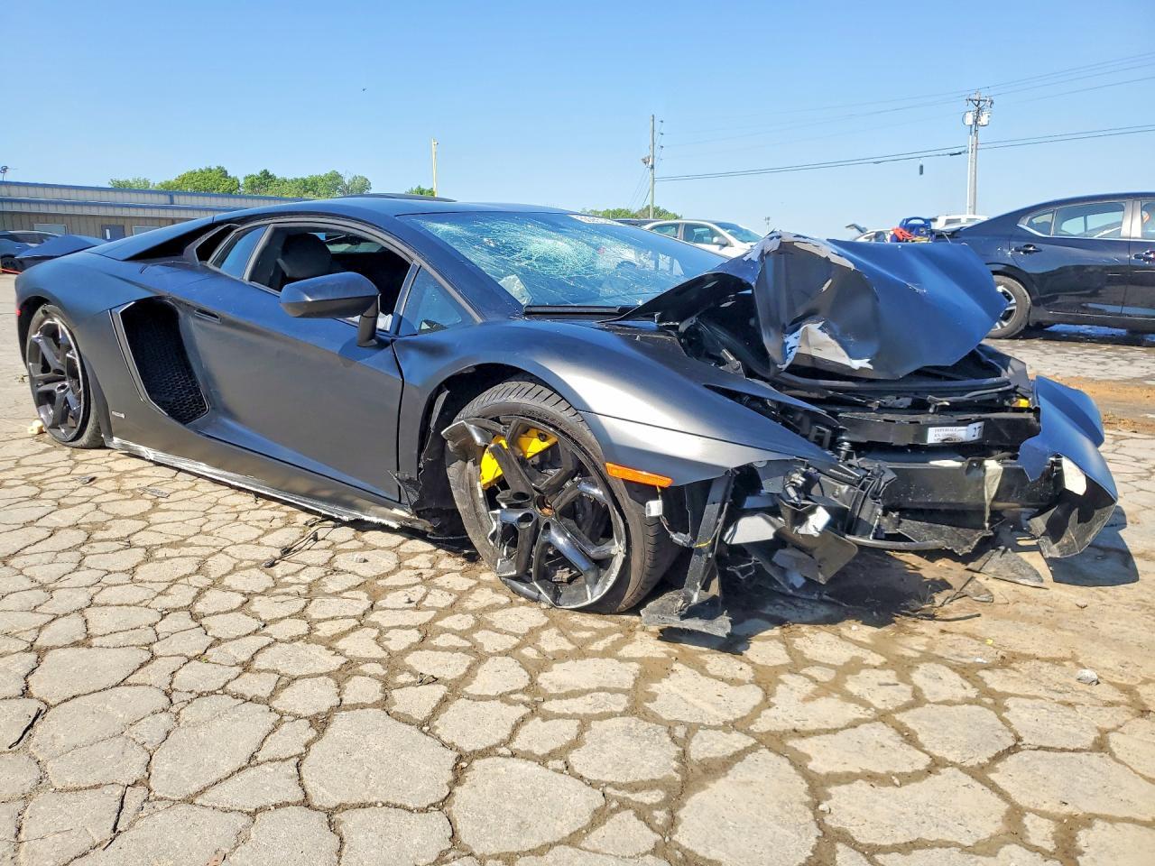 2013 Lamborghini Aventador - zdjęcie 4