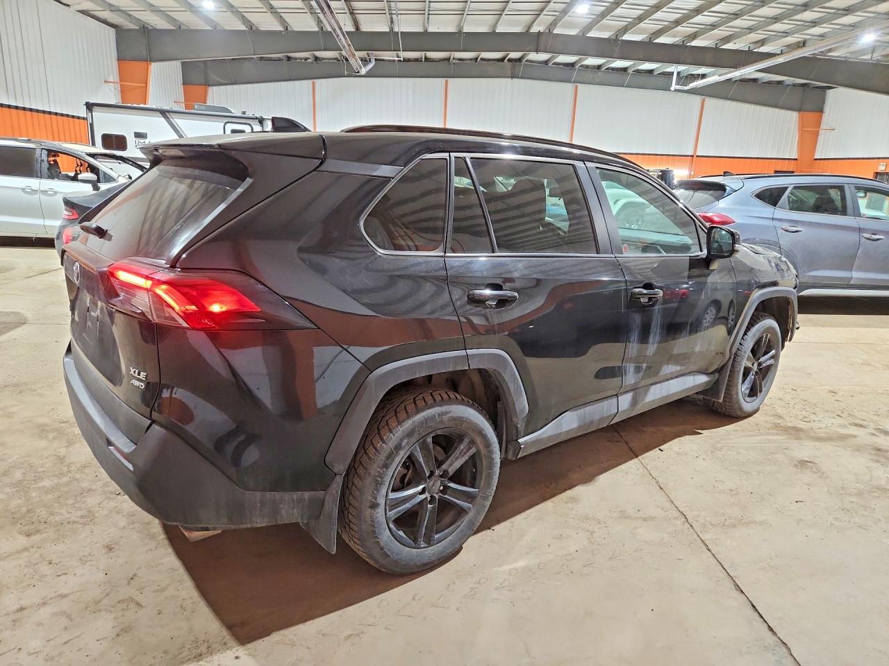 2020 Toyota Rav4 Xle - zdjęcie 3
