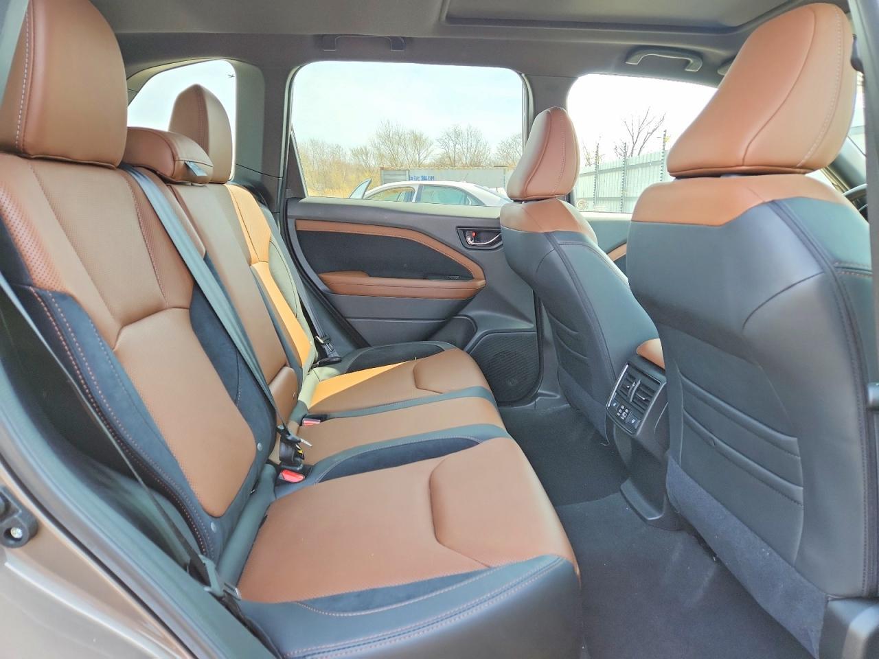 2025 Subaru Forester Touring - zdjęcie 11