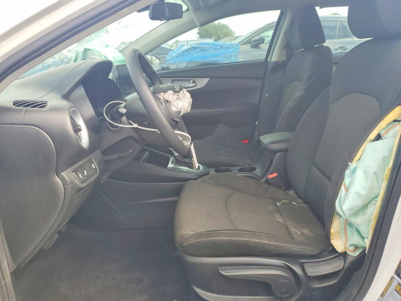 2024 Kia Forte Lxs - zdjęcie 7