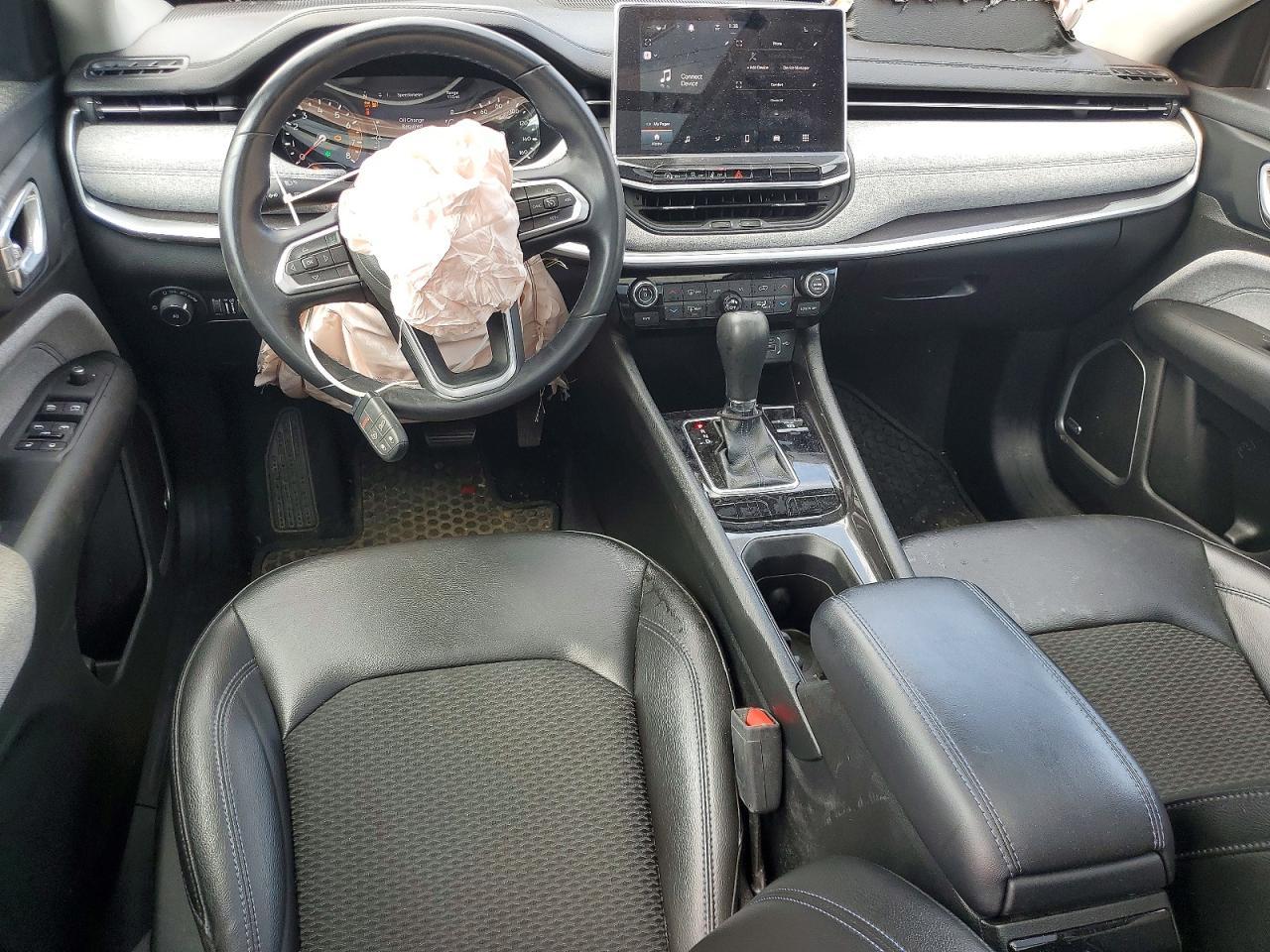 2022 Jeep Compass Latitude - zdjęcie 8