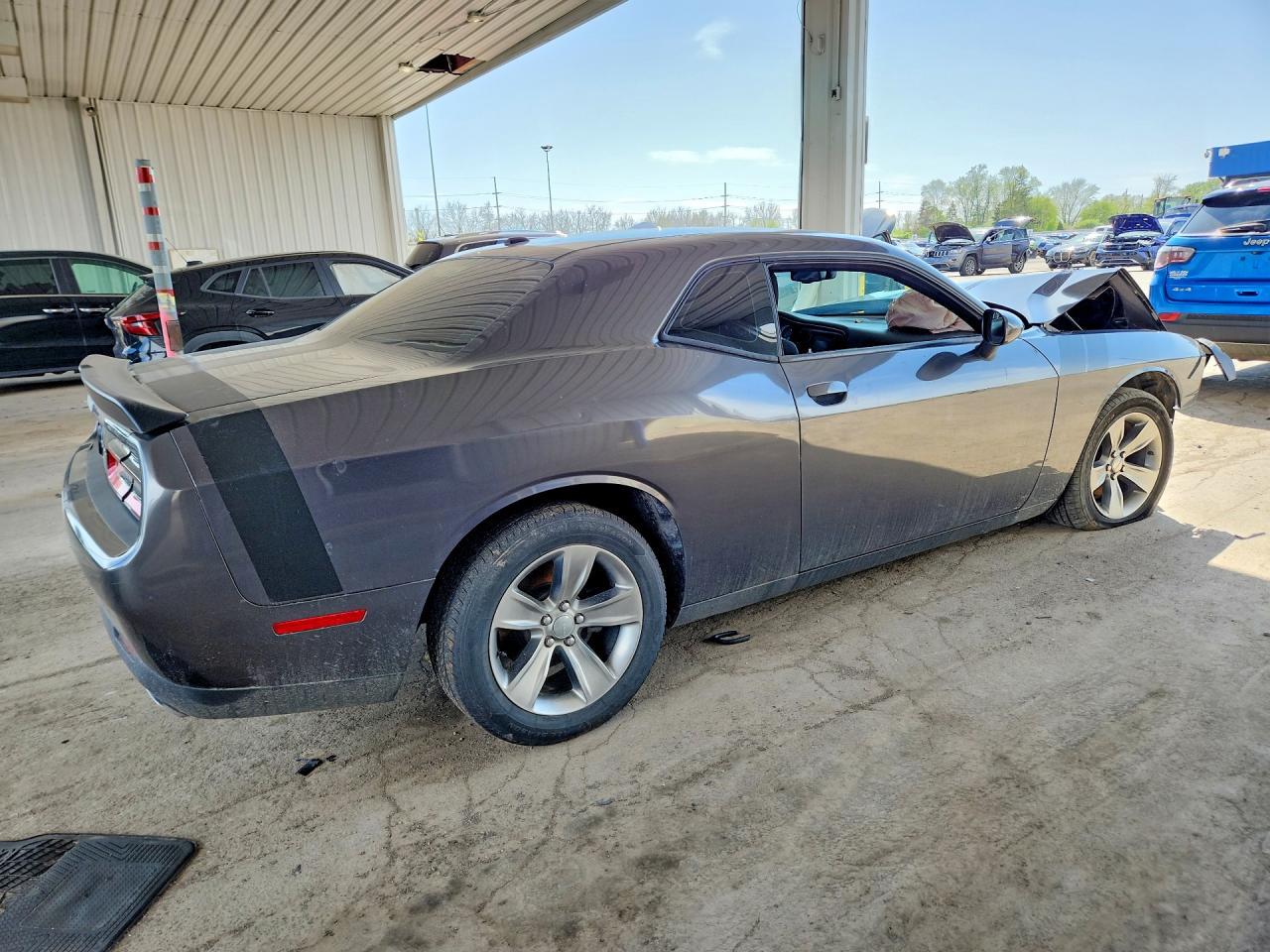 2016 Dodge Challenger Sxt - zdjęcie 3