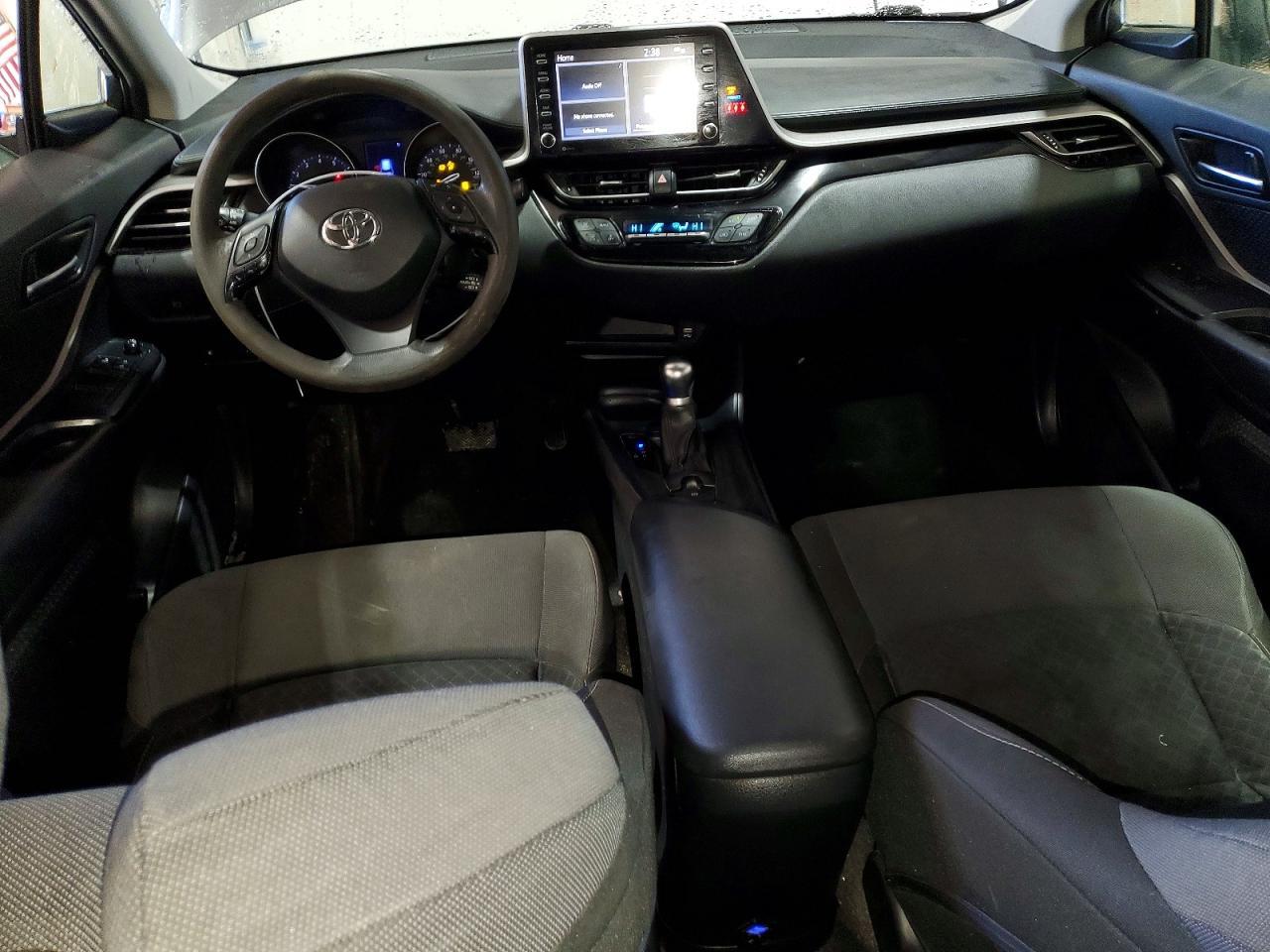 2020 Toyota C-Hr Le - zdjęcie 8