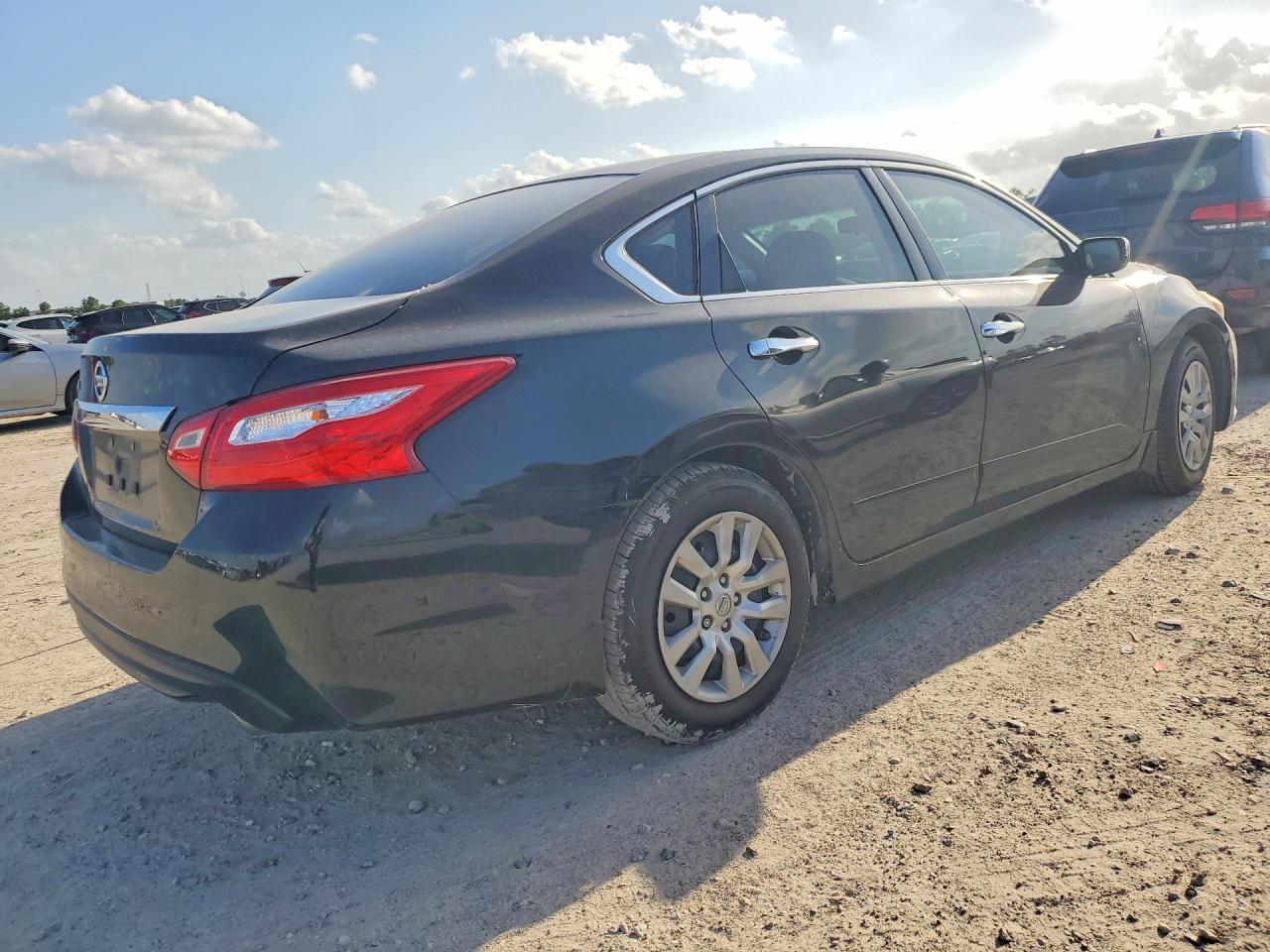 2016 Nissan Altima 2.5 S - zdjęcie 3