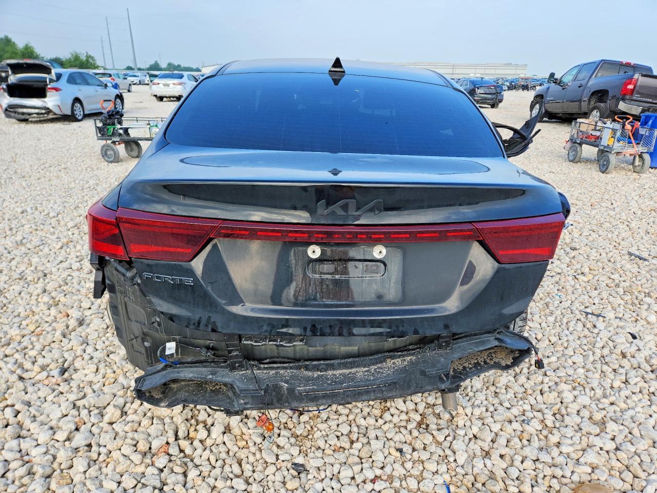 2022 Kia Forte Lxs - zdjęcie 6