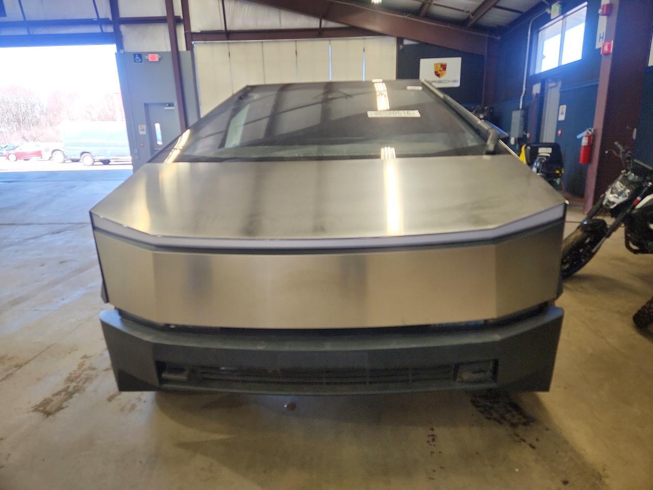 2024 Tesla Cybertruck - zdjęcie 5