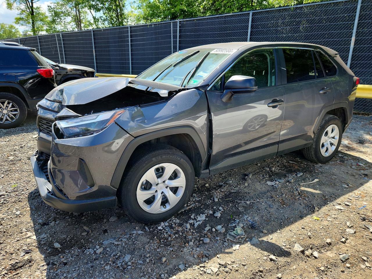 2025 Toyota Rav4 Le - zdjęcie główne