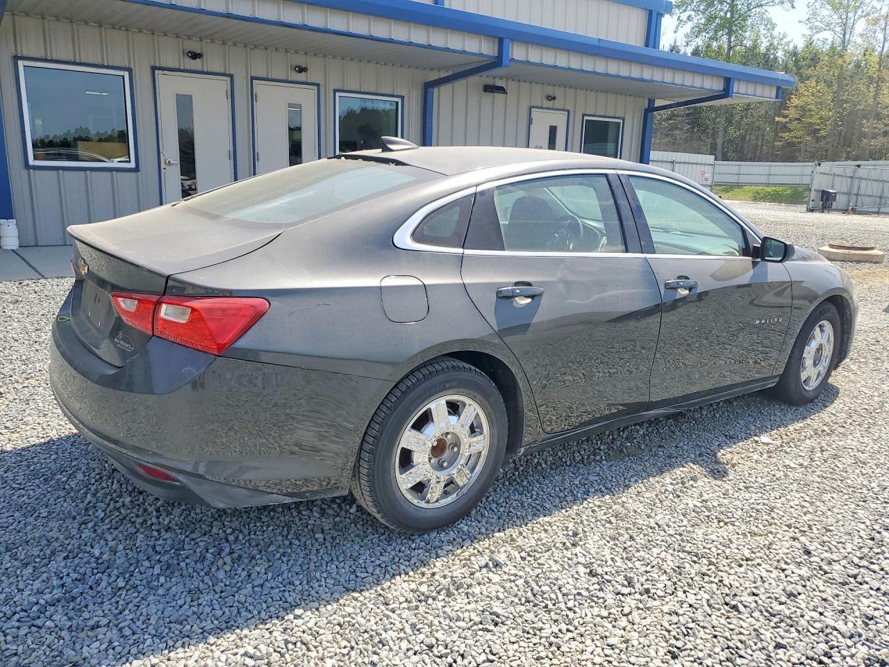 2017 Chevrolet Malibu Ls - zdjęcie 3