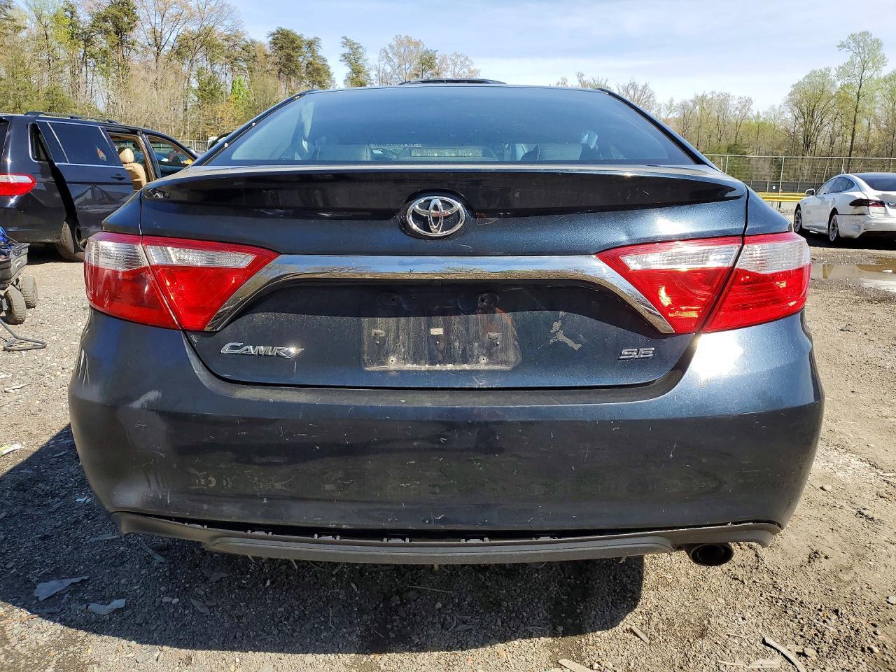 2017 Toyota Camry Se - zdjęcie 6