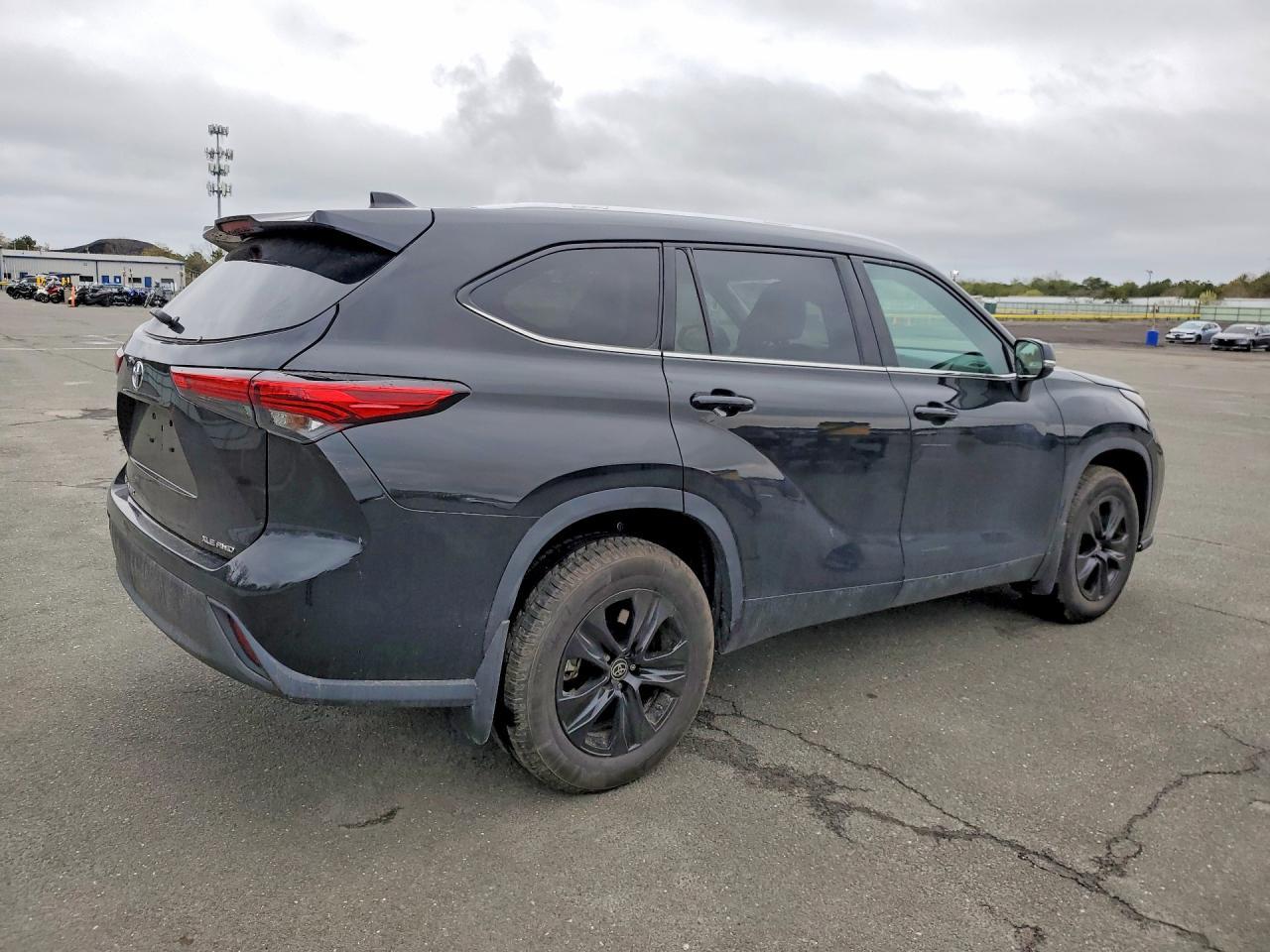 2021 Toyota Highlander Xle - zdjęcie 3