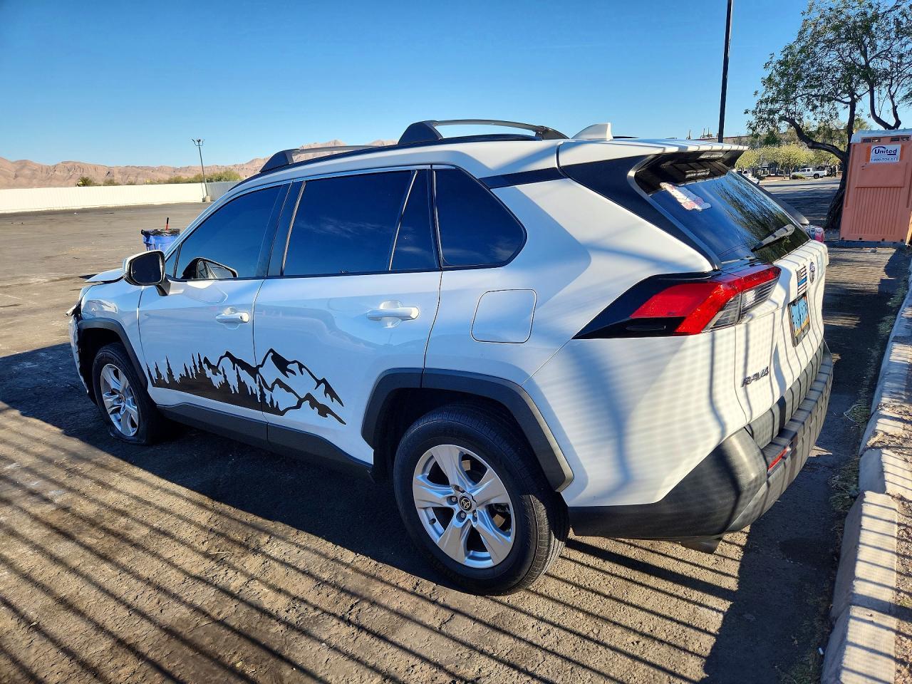 2021 Toyota Rav4 Xle - zdjęcie 2