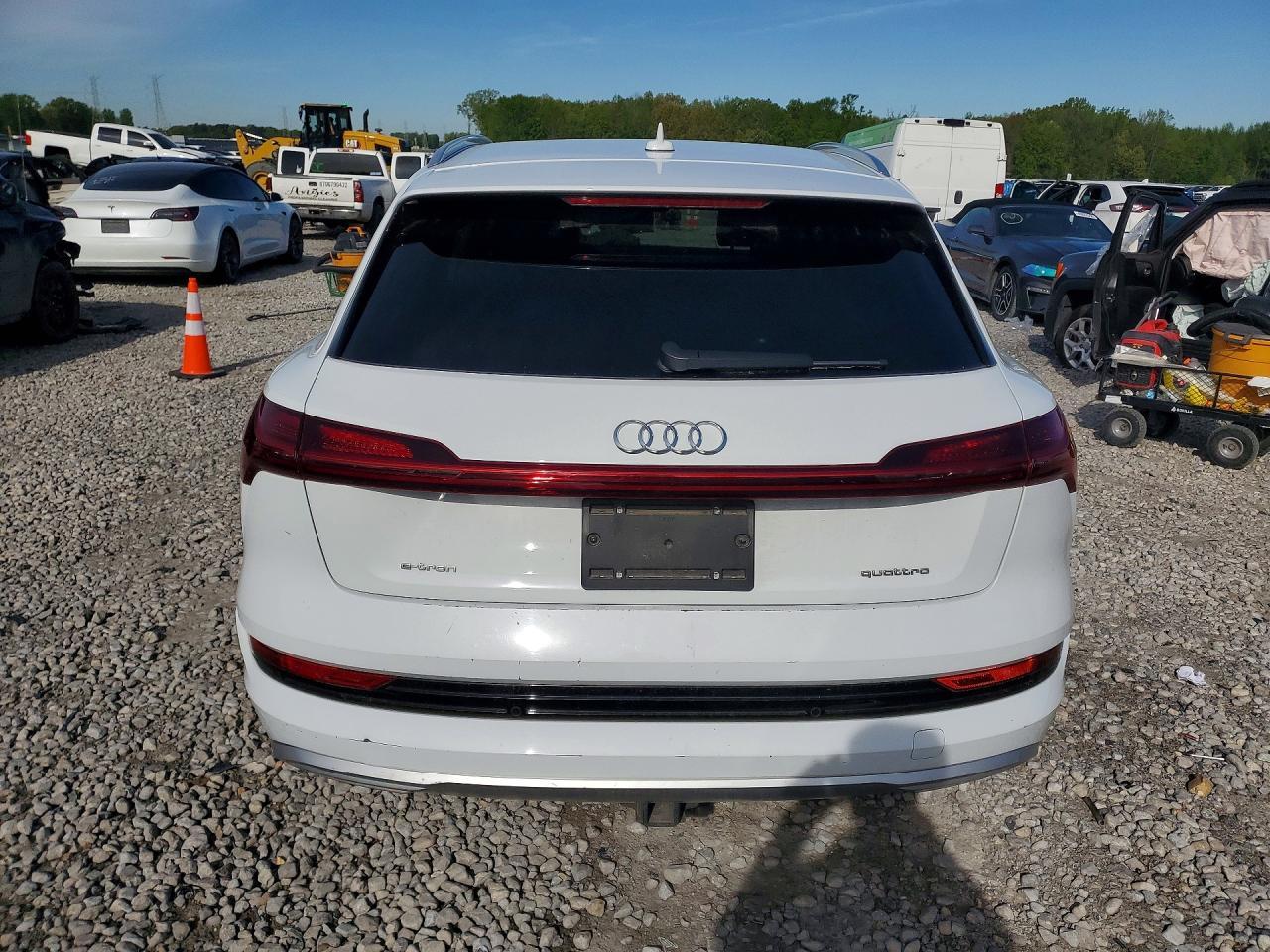 2022 Audi E-Tron Premium Plus - zdjęcie 6