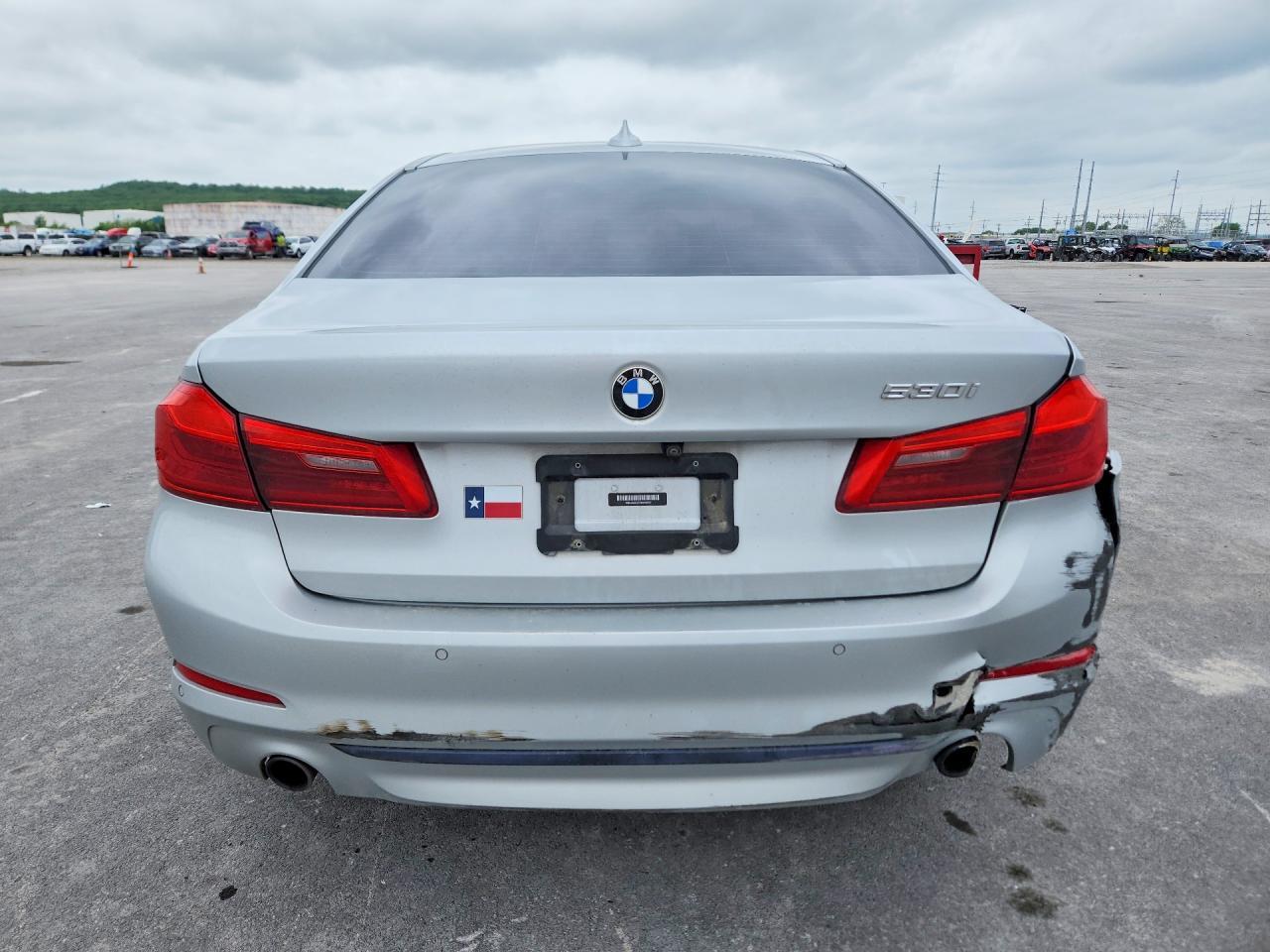 2019 BMW 530 I - zdjęcie 6