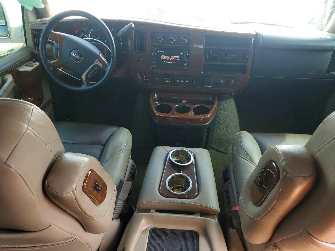 2020 GMC Savana G2500 - zdjęcie 8
