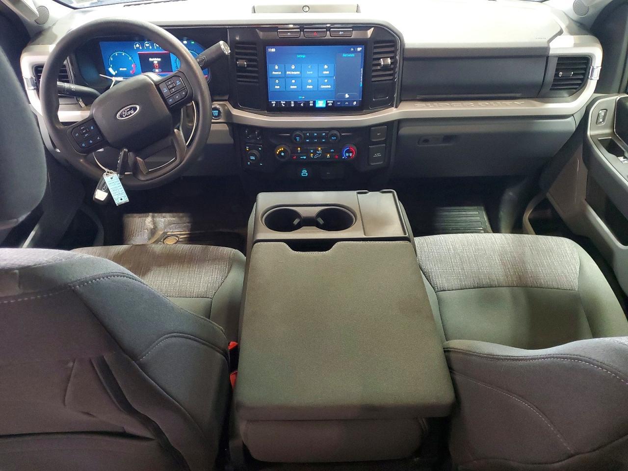 2024 Ford F250 Super Duty - zdjęcie 8