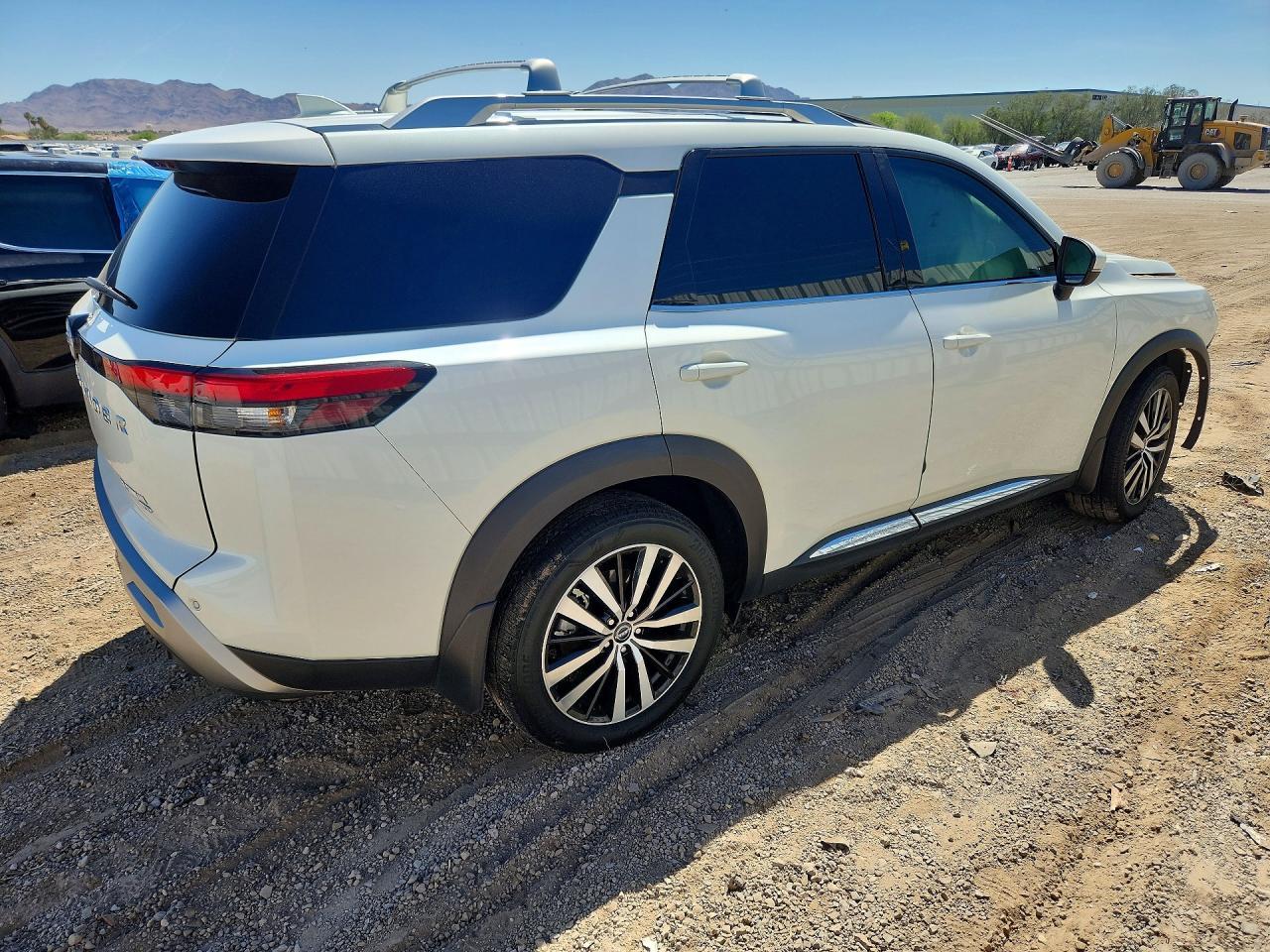 2024 Nissan Pathfinder Platinum 4Wd - zdjęcie 3