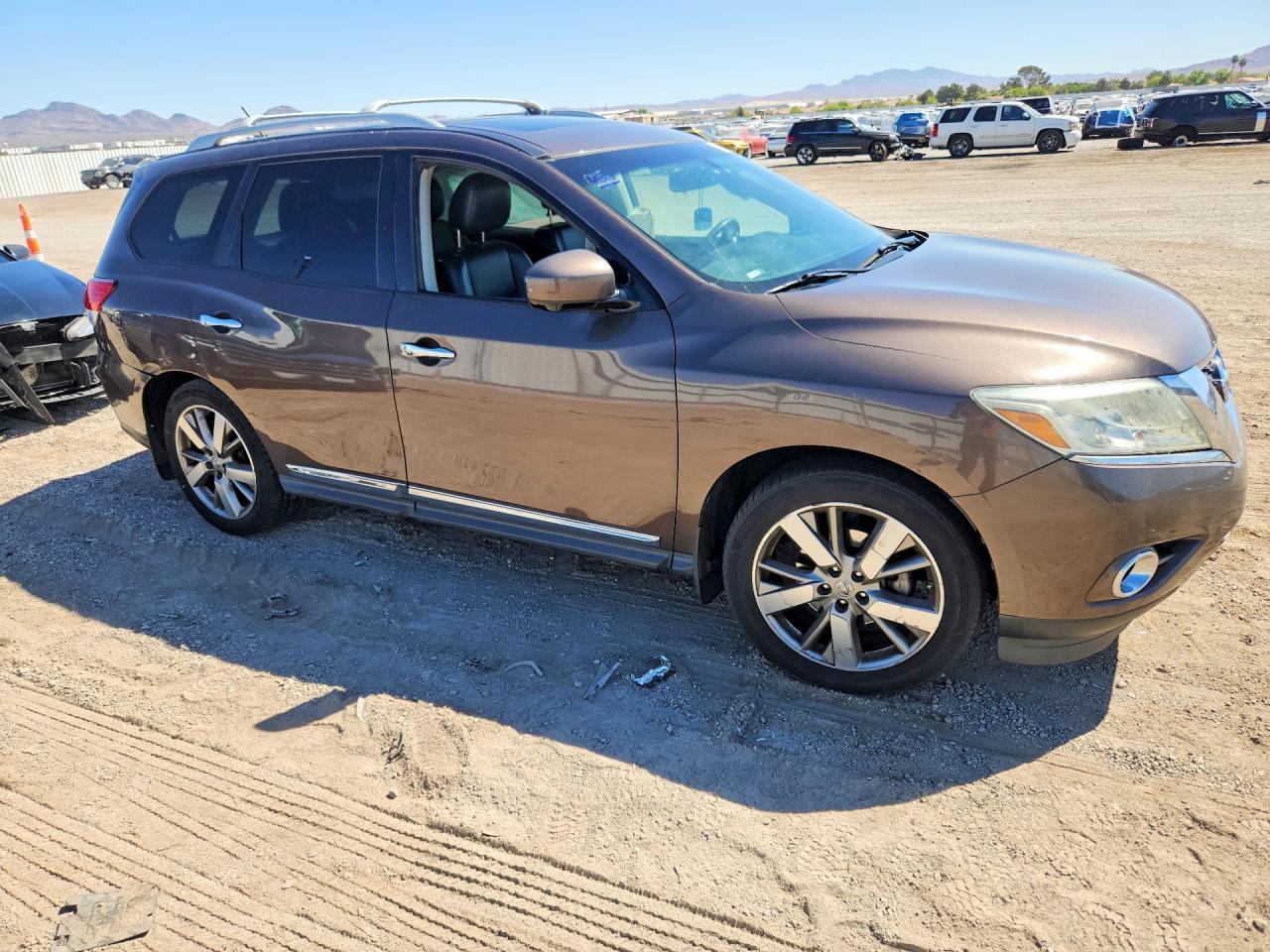 2016 Nissan Pathfinder Platinum - zdjęcie 4