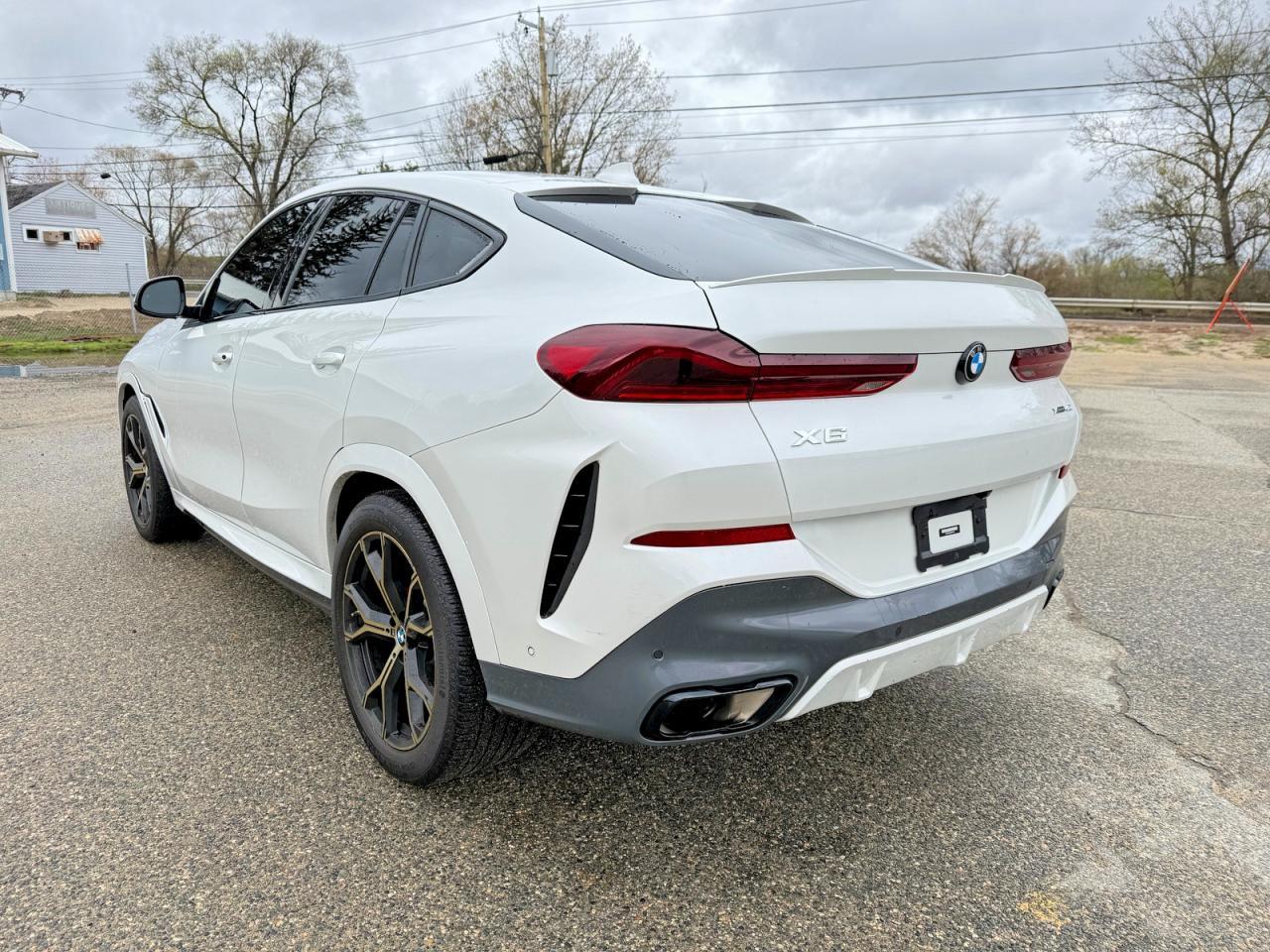 2023 BMW X6 xDrive40I - zdjęcie 3