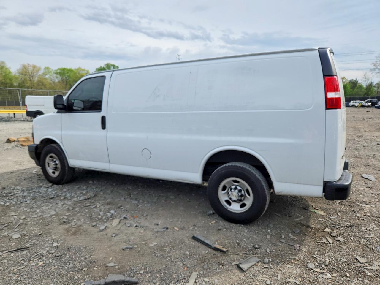 2020 Chevrolet Express G3500 - zdjęcie 2