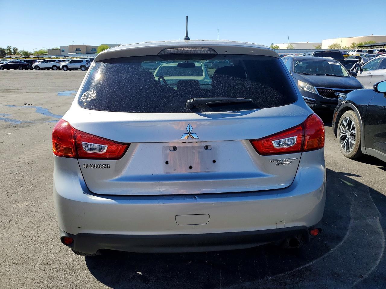 2014 Mitsubishi Outlander Sport Es - zdjęcie 6
