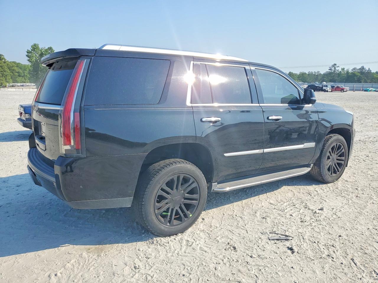 2018 Cadillac Escalade - zdjęcie 3