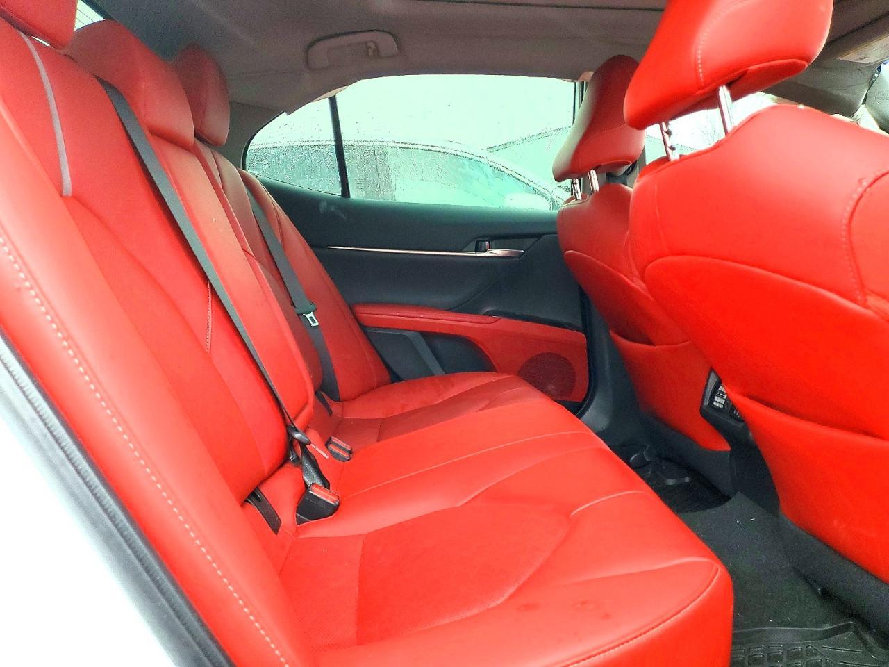 2020 Toyota Camry Xse - zdjęcie 10