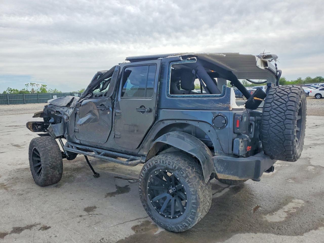 2016 Jeep Wrangler Unlimited Sport - zdjęcie 2