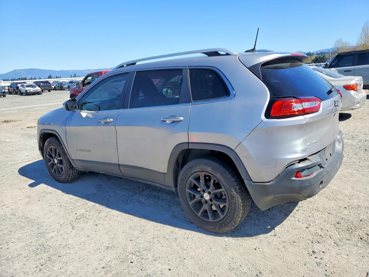 2018 Jeep Cherokee Latitude - zdjęcie 2