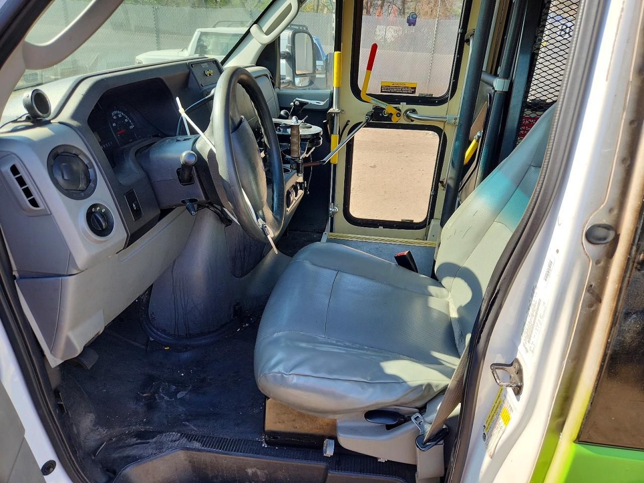 2013 Ford Econo E350 - zdjęcie 7