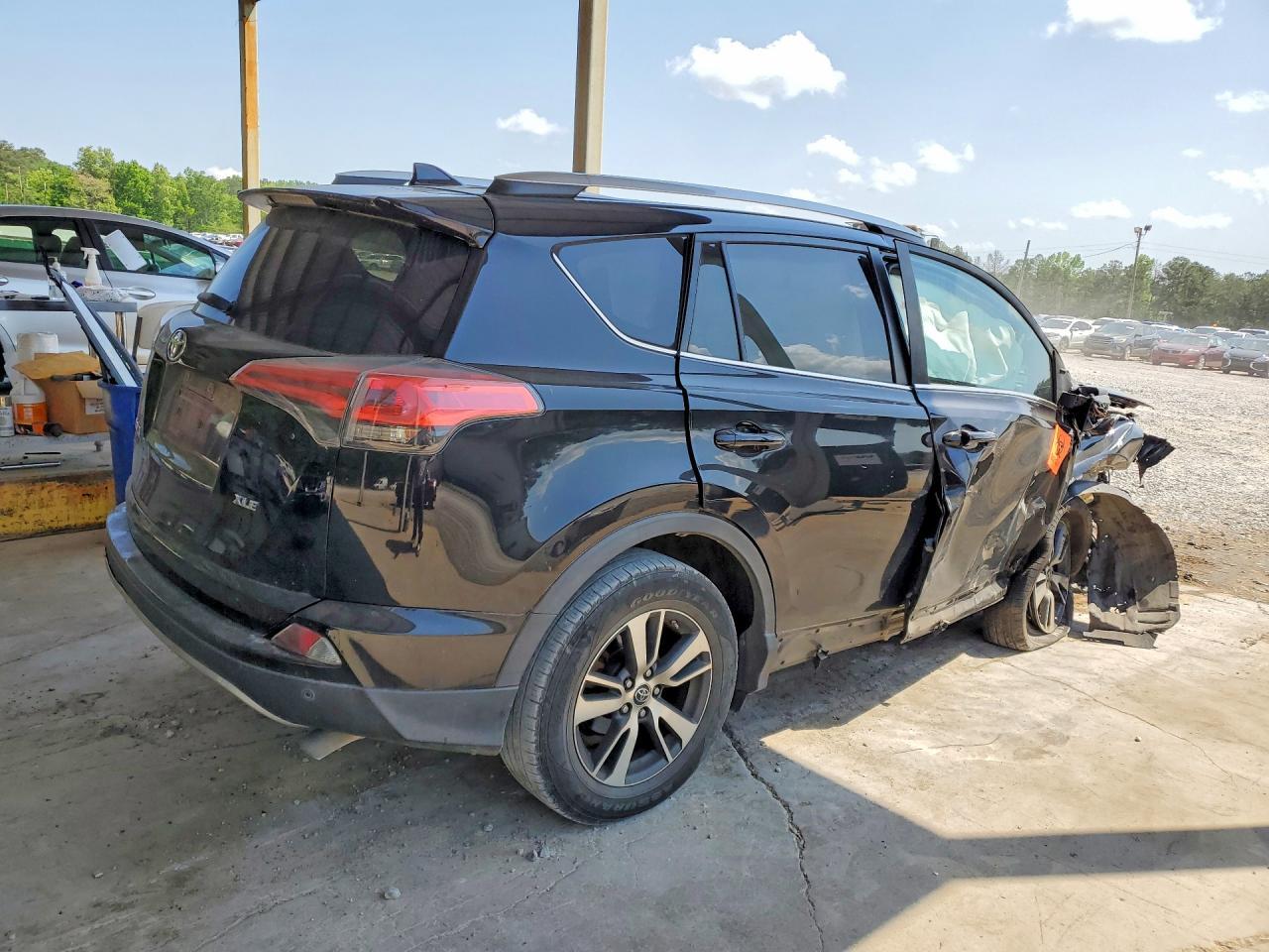 2017 Toyota Rav4 Xle - zdjęcie 3