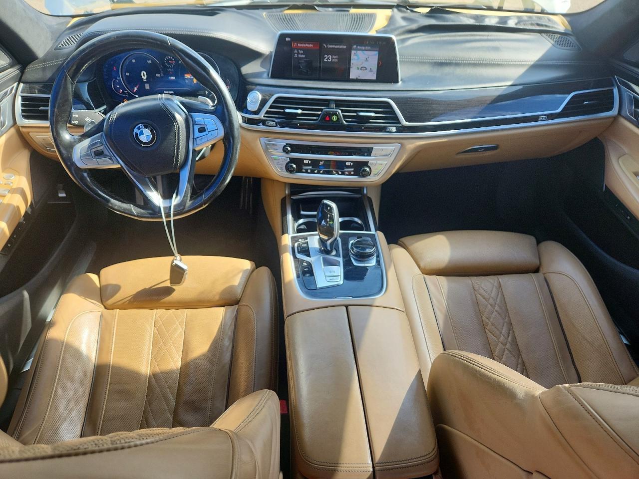 2019 BMW 740 I - zdjęcie 8