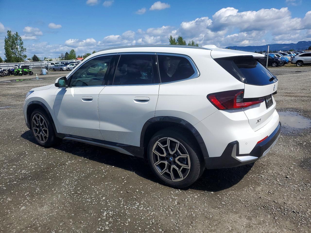 2026 BMW X1 xDrive28I - zdjęcie 2