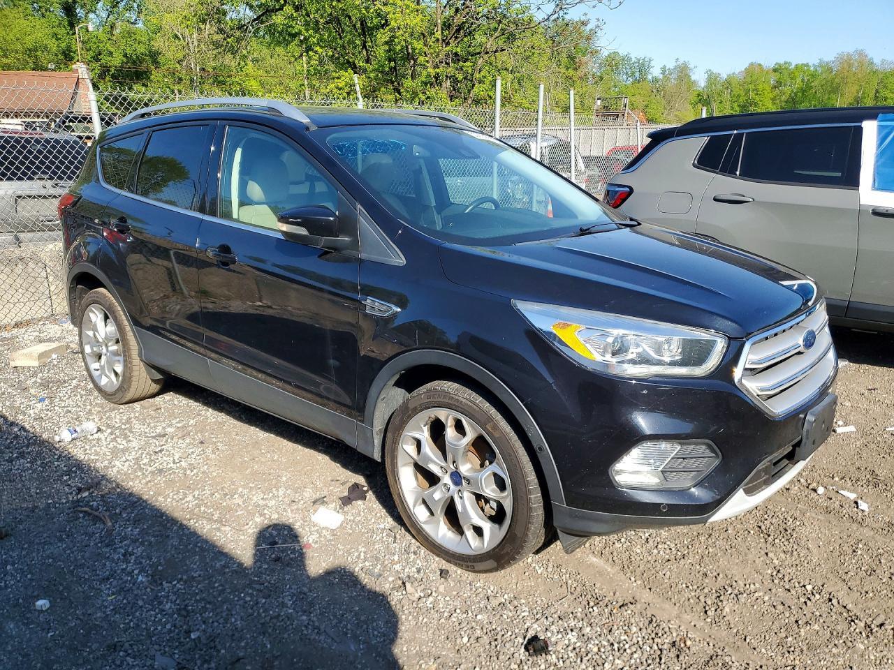 2019 Ford Escape Titanium - zdjęcie 4