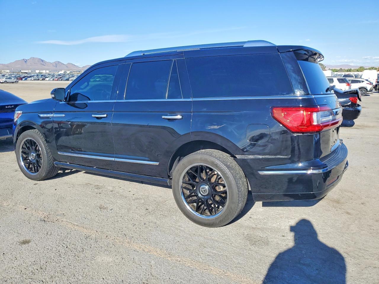 2018 Lincoln Navigator Reserve - zdjęcie 2