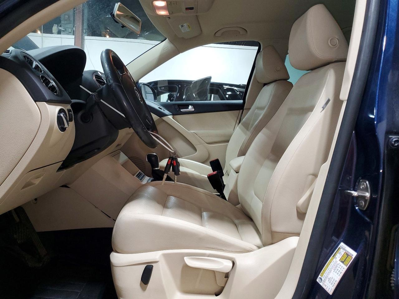 2014 Volkswagen Tiguan S - zdjęcie 7