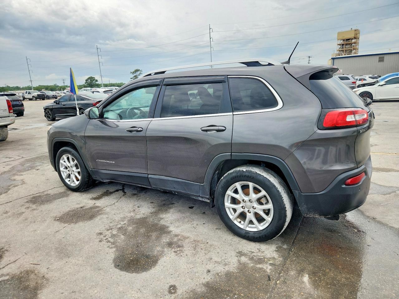 2017 Jeep Cherokee Latitude - zdjęcie 2