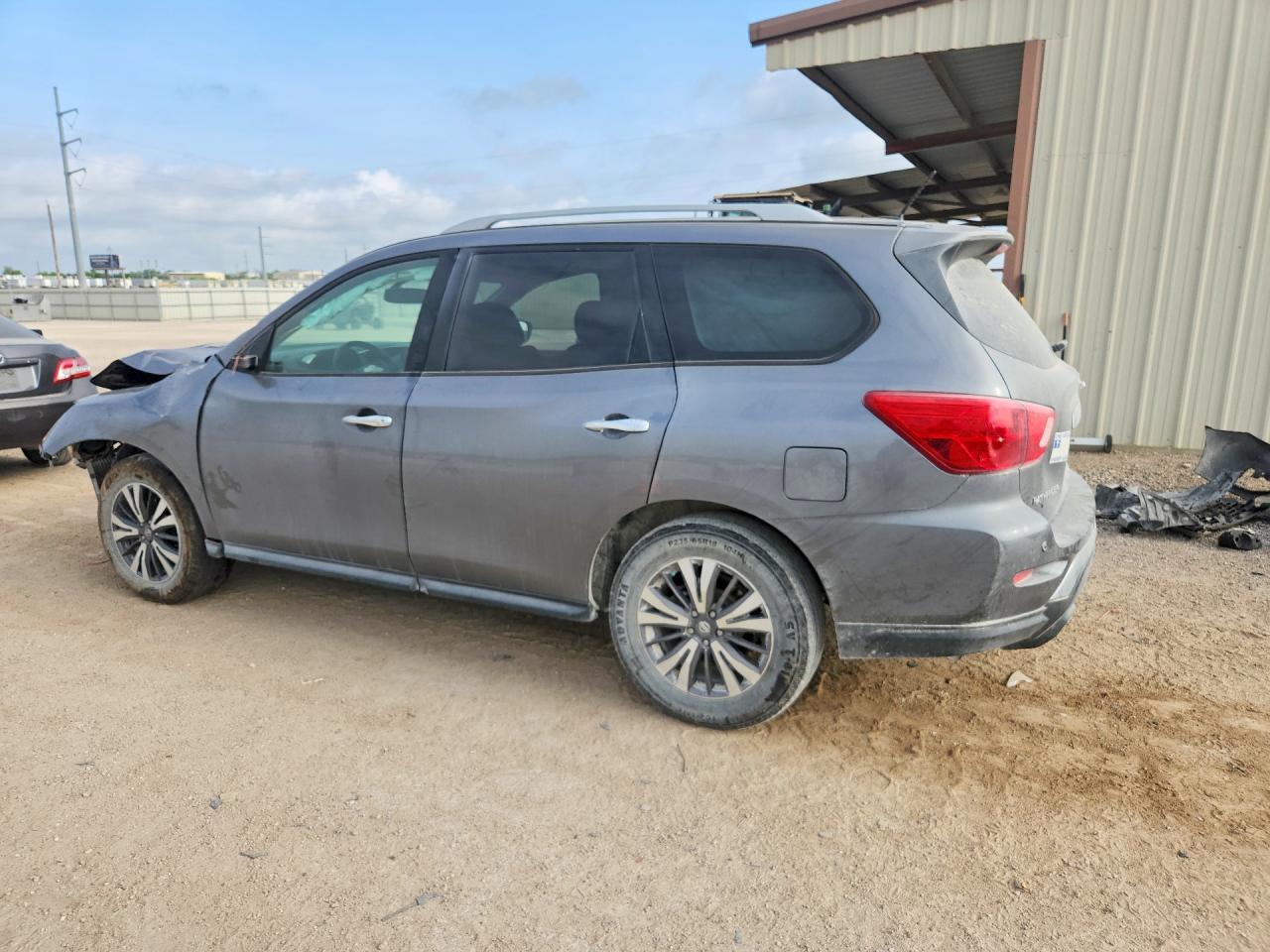 2018 Nissan Pathfinder Sv - zdjęcie 2