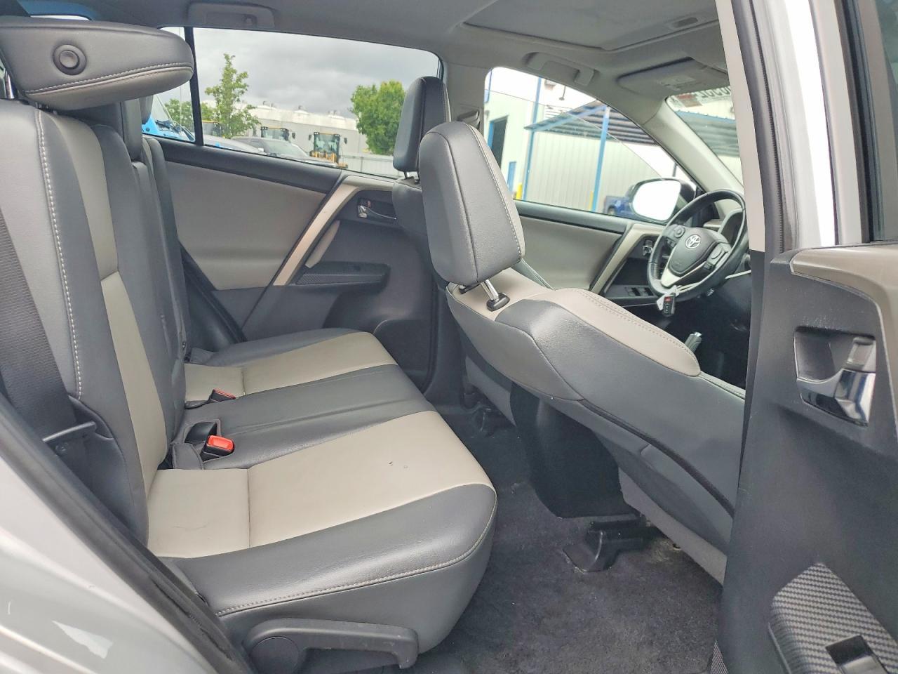 2015 Toyota Rav4 Limited - zdjęcie 11
