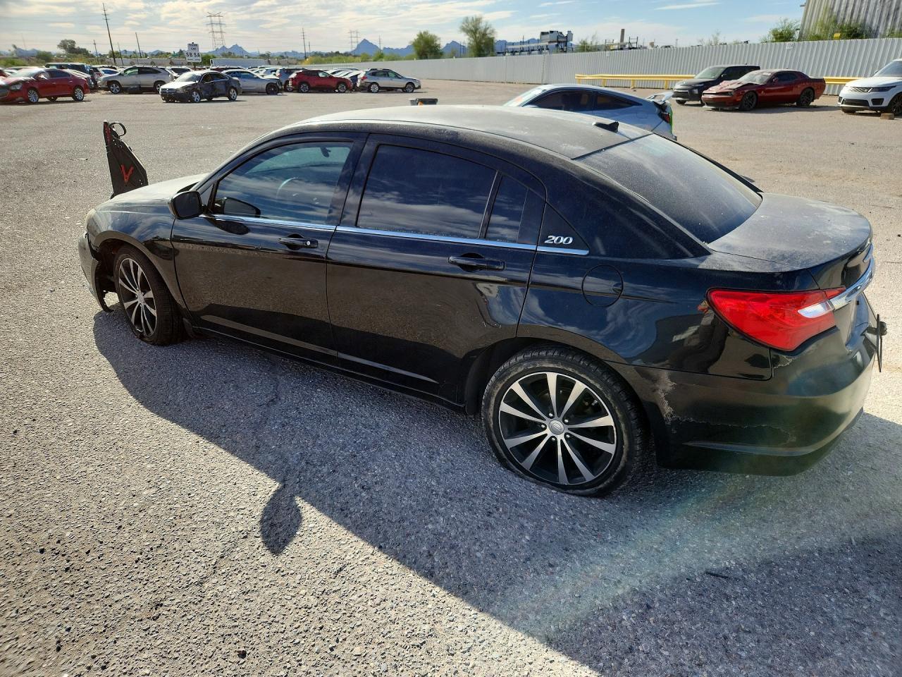 2013 Chrysler 200 Touring - zdjęcie 2