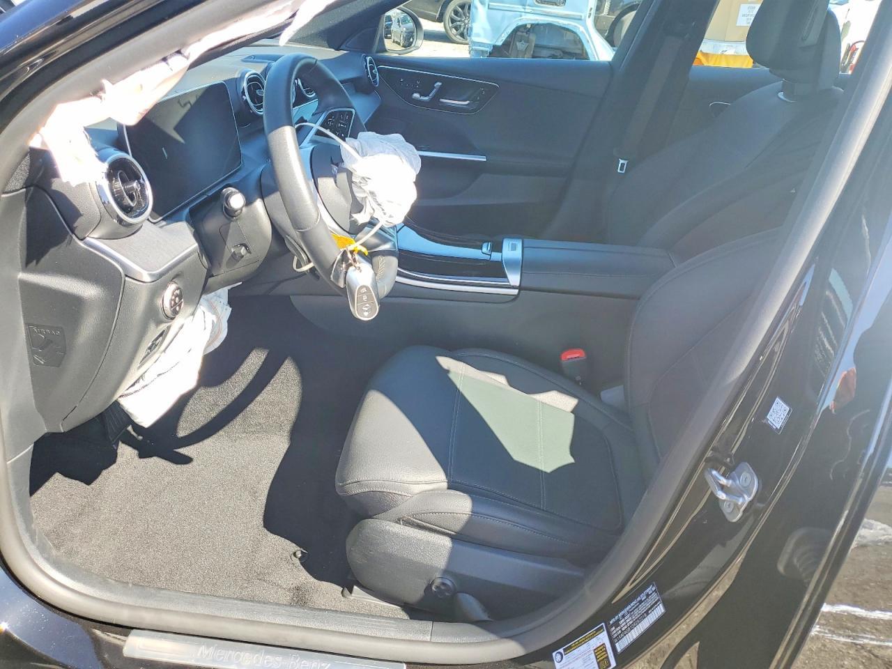 2025 Mercedes-Benz C 300 - zdjęcie 7