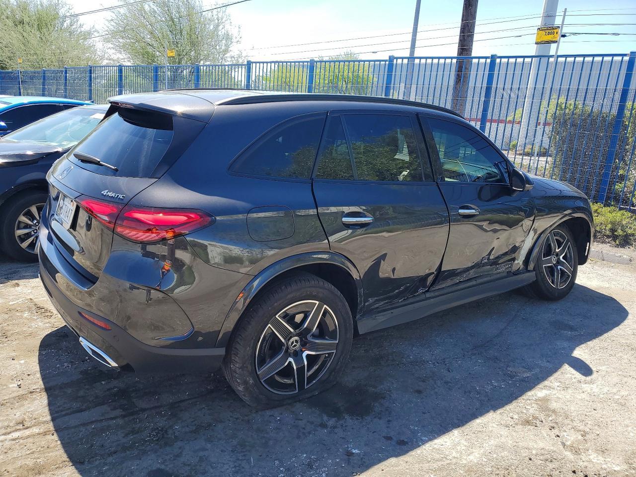 2025 Mercedes-Benz Glc 300 4Matic - zdjęcie 3