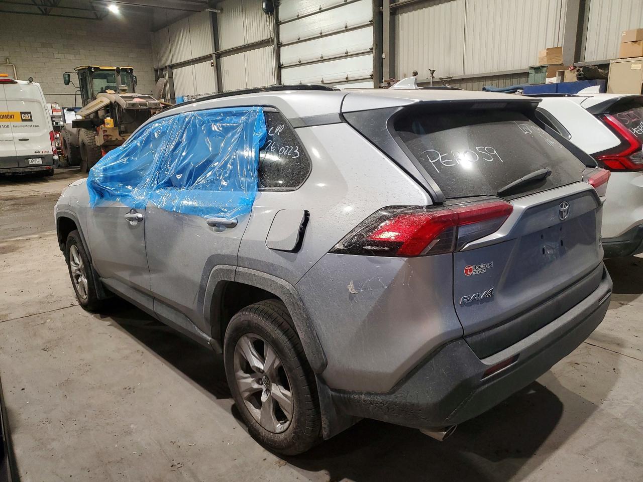 2021 Toyota Rav4 Xle - zdjęcie 2