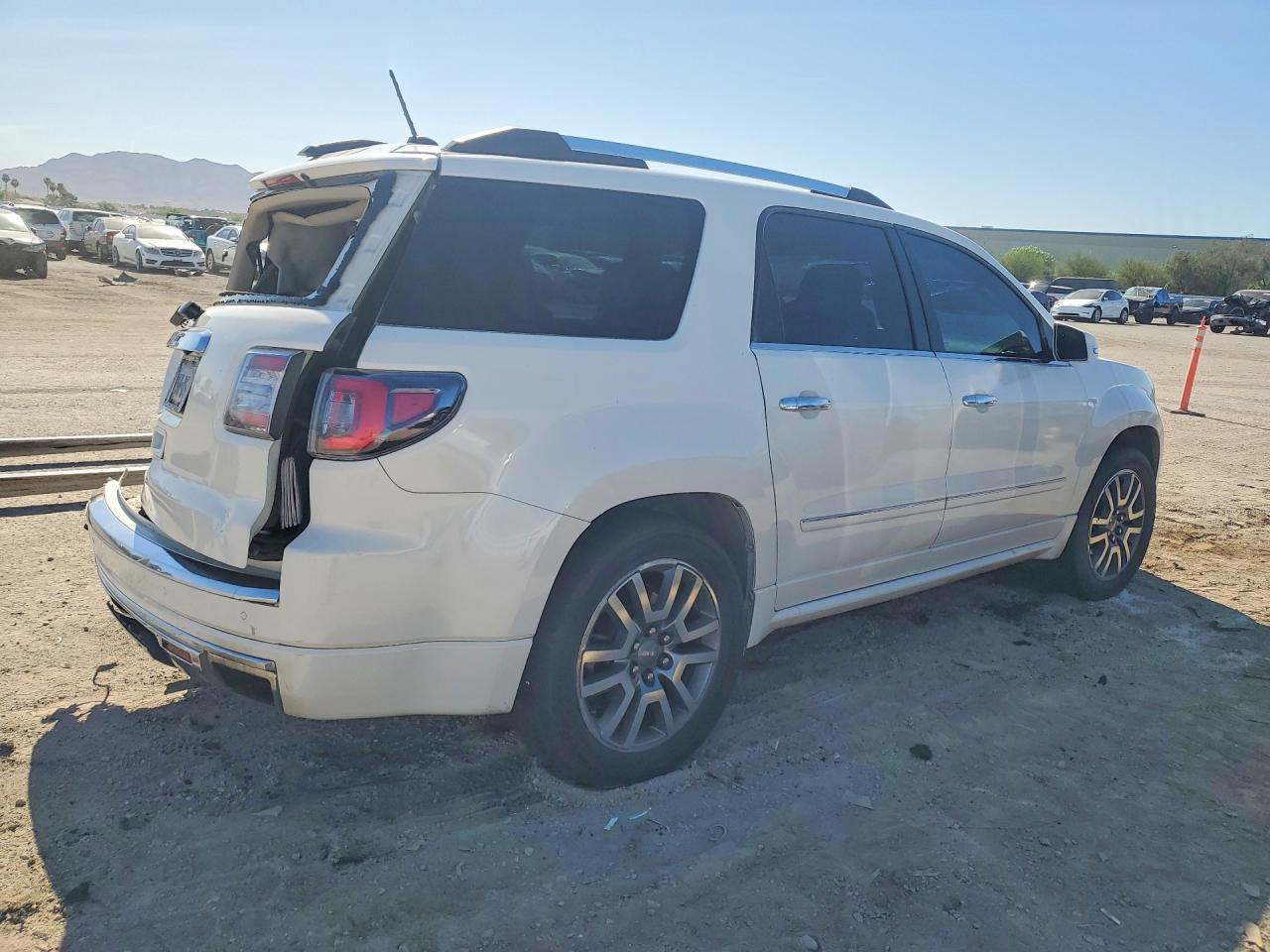 2014 GMC Acadia Denali - zdjęcie 3