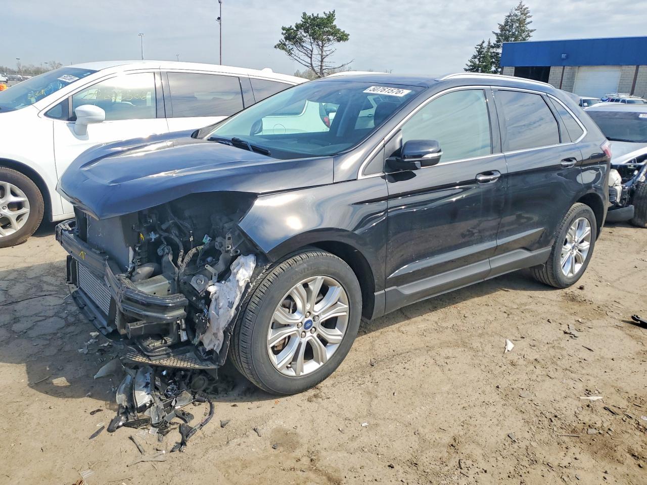 2021 Ford Edge Titanium - zdjęcie główne