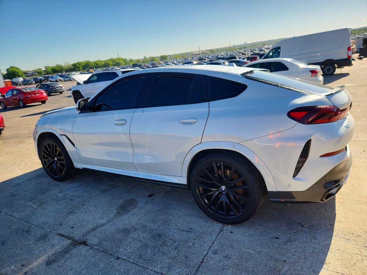 2025 BMW X6 xDrive40I - zdjęcie 2