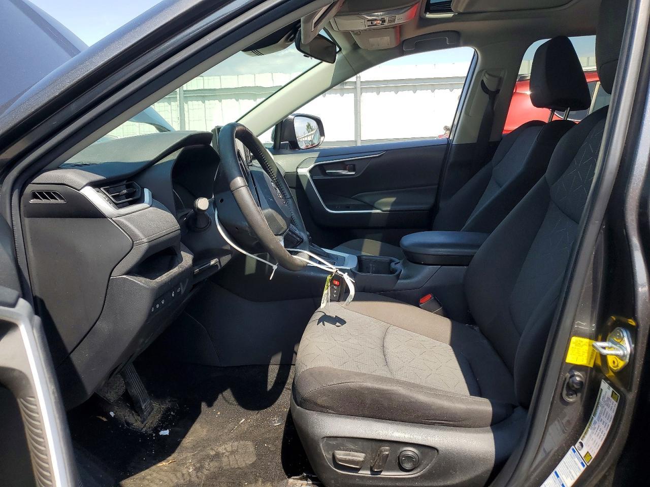 2022 Toyota Rav4 Xle - zdjęcie 7