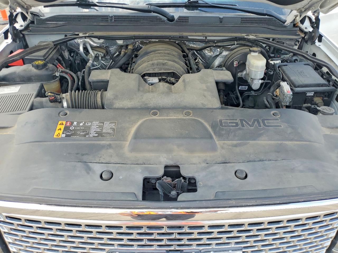 2017 GMC Yukon Denali - zdjęcie 11
