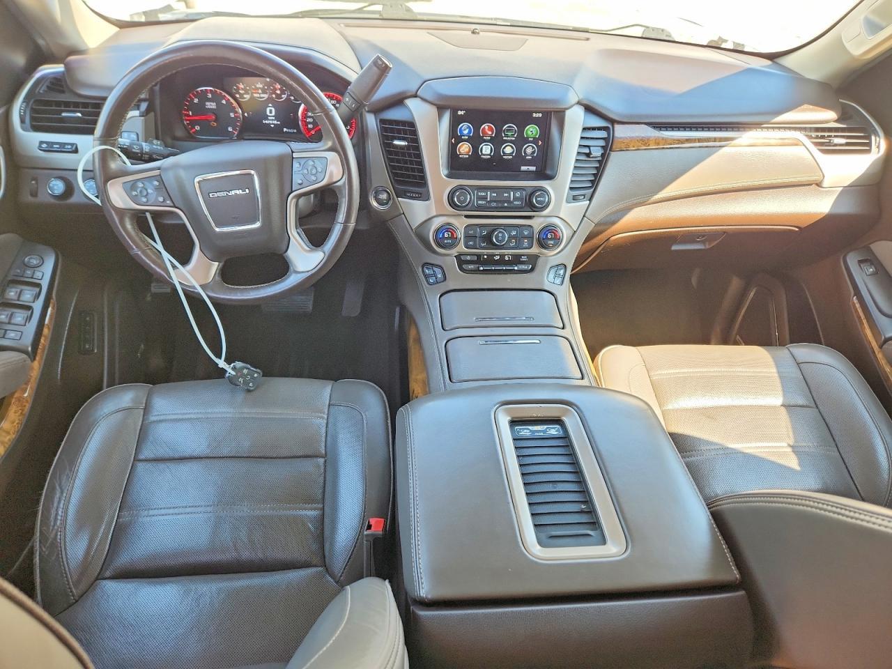 2016 GMC Yukon - zdjęcie 8