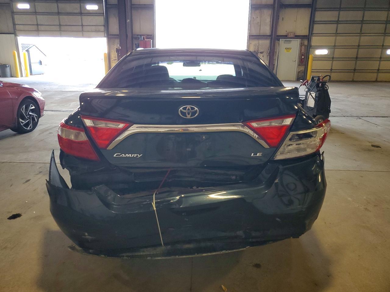 2015 Toyota Camry Le - zdjęcie 6